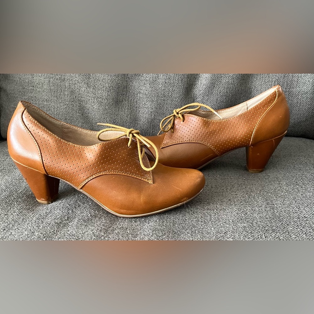 chelsea crew Tan Lace-Up Leather Heels - Picture 4 of 7